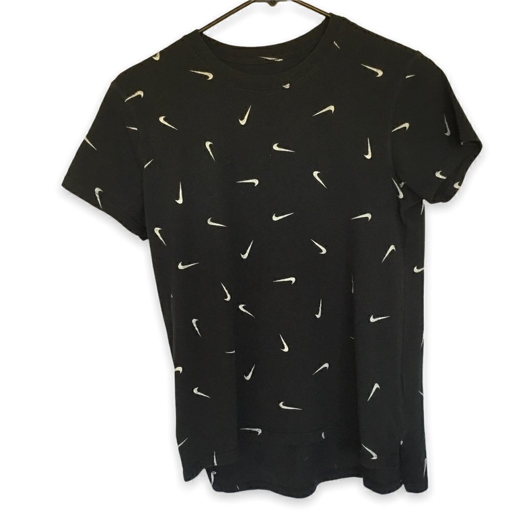 Nike Tee Youth Size Large Swoosh Pattern Short Sleeve Crew Neck Pullover Black